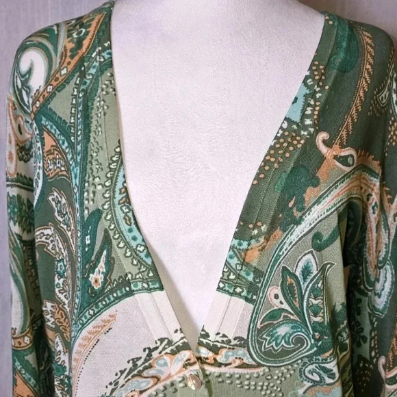 Chicos The Everyday Cardigan Paisley Button Down Long Sleeve SZ 1(M) - Picture 3 of 11